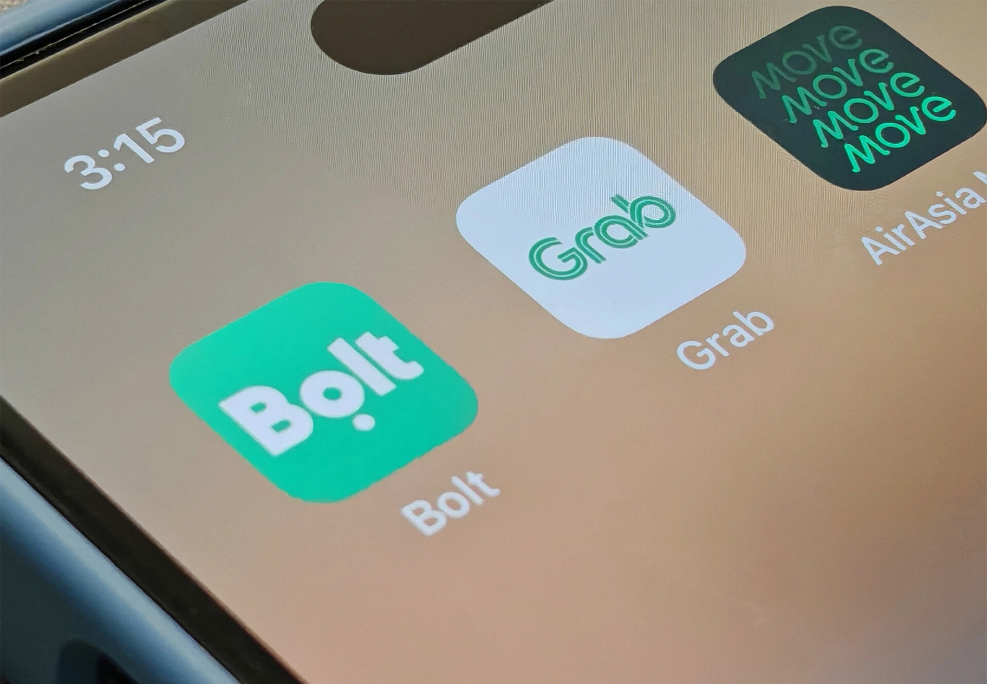 Grab and Bolt Apps in Thailand